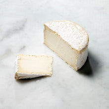 Load image into Gallery viewer, Comfort Cream Soft Ripened Cheese (cow)🇨🇦
