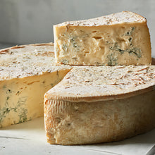 Load image into Gallery viewer, Gorgonzola (cow)🇮🇹
