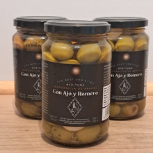 Load image into Gallery viewer, Triana Olivas Whole Manzanilla Olives with Garlic & Rosemary đŞđ¸