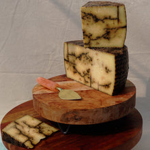 Load image into Gallery viewer, Oveja con Ajo Negro (sheep)🇪🇸