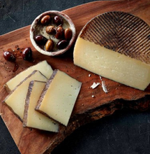 Load image into Gallery viewer, Manchego (sheep)🇪🇸