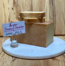 Load image into Gallery viewer, PEI Appletree Smoked Cheddar (cow) 🇨🇦