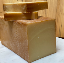 Load image into Gallery viewer, PEI Appletree Smoked Cheddar (cow) 🇨🇦