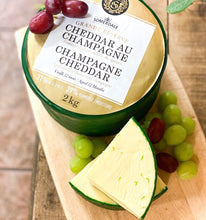 Load image into Gallery viewer, Champagne Cheddar (cow)🇬🇧