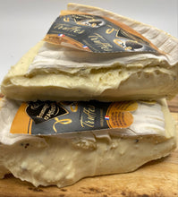 Load image into Gallery viewer, Fromager D'Affinois with Truffles (cow)🇫🇷
