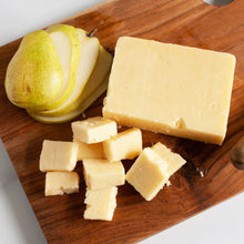 Load image into Gallery viewer, Coastal Cheddar (cow)🇬🇧
