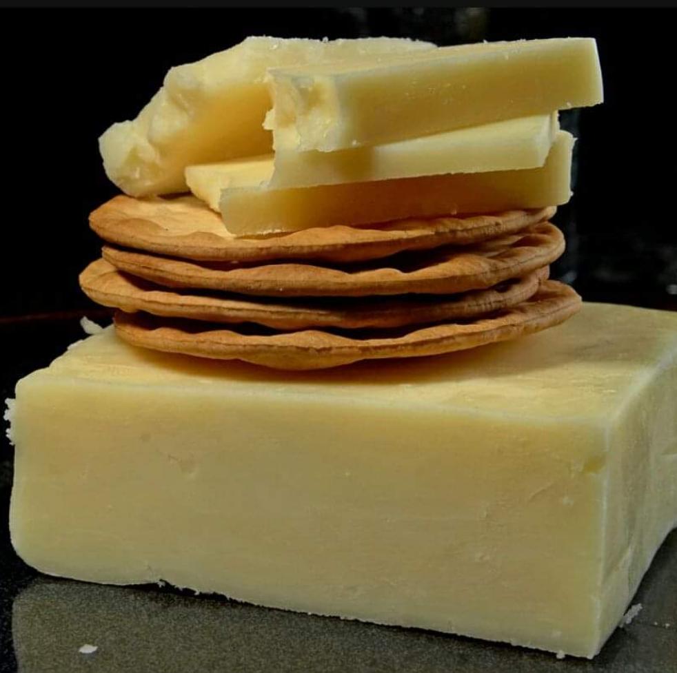 2 year Maple Smoked Cheddar (cow) 🇨🇦