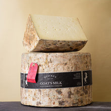 Load image into Gallery viewer, Quickes Goats&#39; Milk Clothbound Cheddar 🇬🇧
