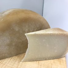 Load image into Gallery viewer, Amazing Grey (goat)🇨🇦
