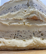 Load image into Gallery viewer, Brie with Truffle (cow)🇫🇷
