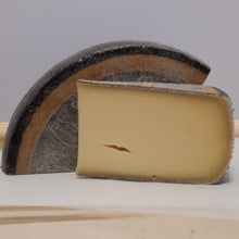 Load image into Gallery viewer, Kaltbach Creamy (cow) 🇨🇭
