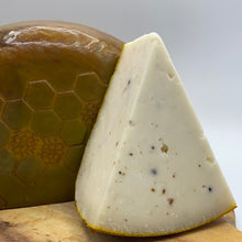Load image into Gallery viewer, Kaamps Honey Truffle Gouda (goat) 🇳🇱

