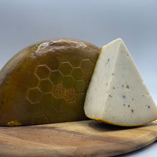 Load image into Gallery viewer, Kaamps Honey Truffle Gouda (goat) 🇳🇱
