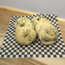 Load image into Gallery viewer, Gryfe&#39;s - 6 Bagels
